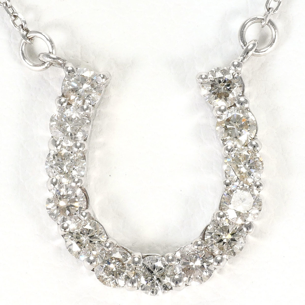 VINTAGE 18K (18-karat white gold) necklace with 0.50ct diamond